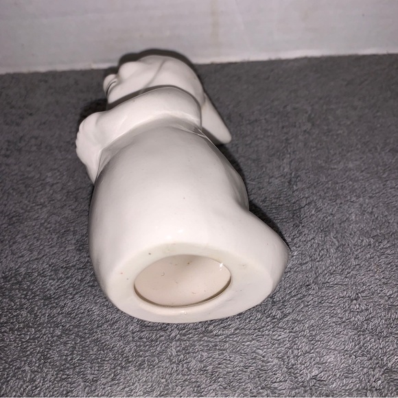 Vintage 5” White Ghost Figurine - Floating With Sweet Smile - Ceramic- Unsigned - Picture 5 of 6